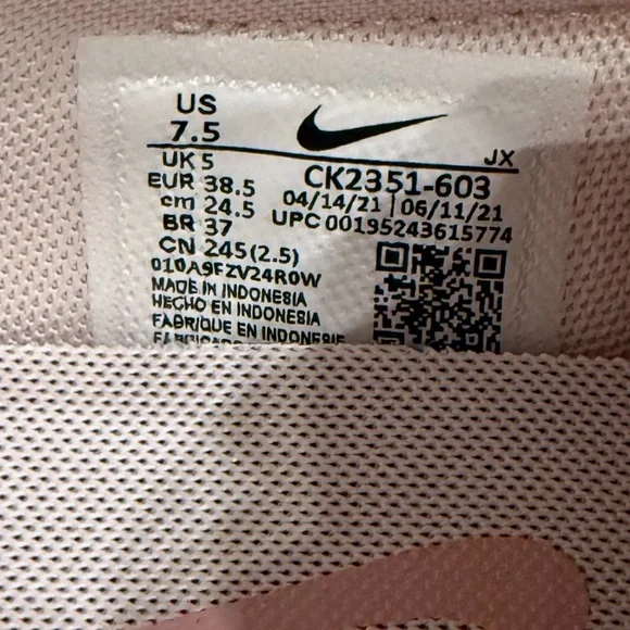 NWOT Nike Pink Retro Pacific Sneakers size 7.5 Gorgeous! - Picture 6 of 8